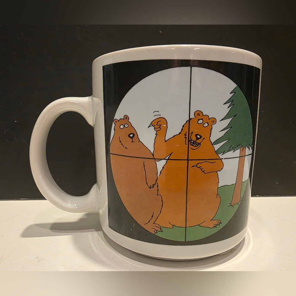Far Side by Gary Larson 1981 Vintage "Bears In Crosshair" 8 Oz Mug